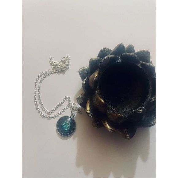 Virgo GLOW IN THE DARK GREEN ZODIAC STAR SIGN HOROSCOPE NECKLACE - Picture 4 of 11